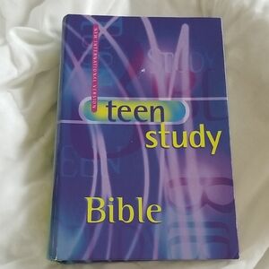 🇺🇦 Copy - Teen Study Bible